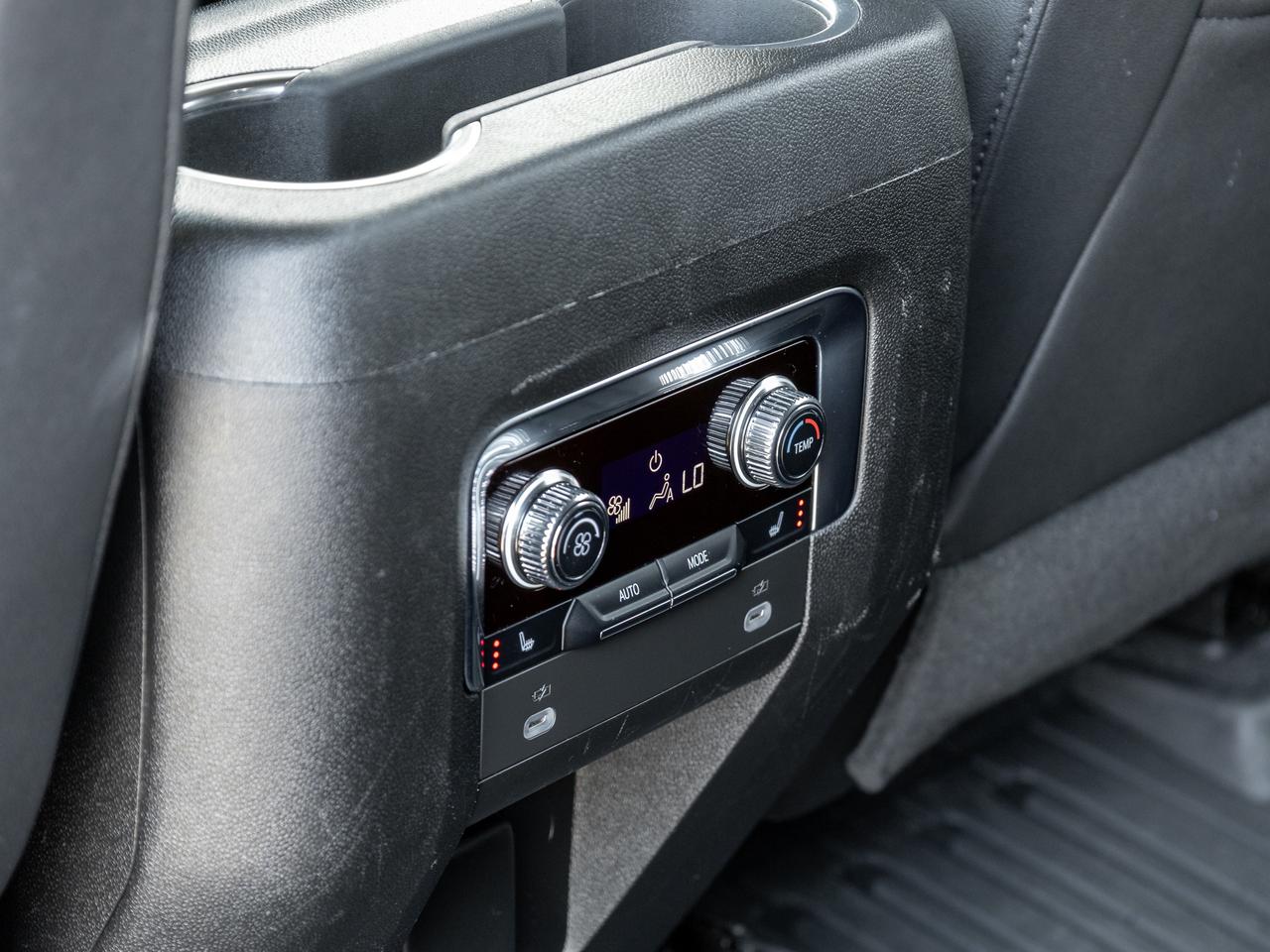2023 GMC Yukon XL SLT Lux   Bose   360 Cam   Adap Cruise   8 passeng Photo