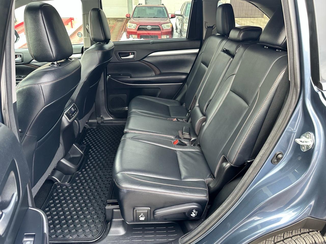 2017 Toyota Highlander XLE ~ CARPLAY ~ NO ACCIDENTS ~ CERTIFIED Photo