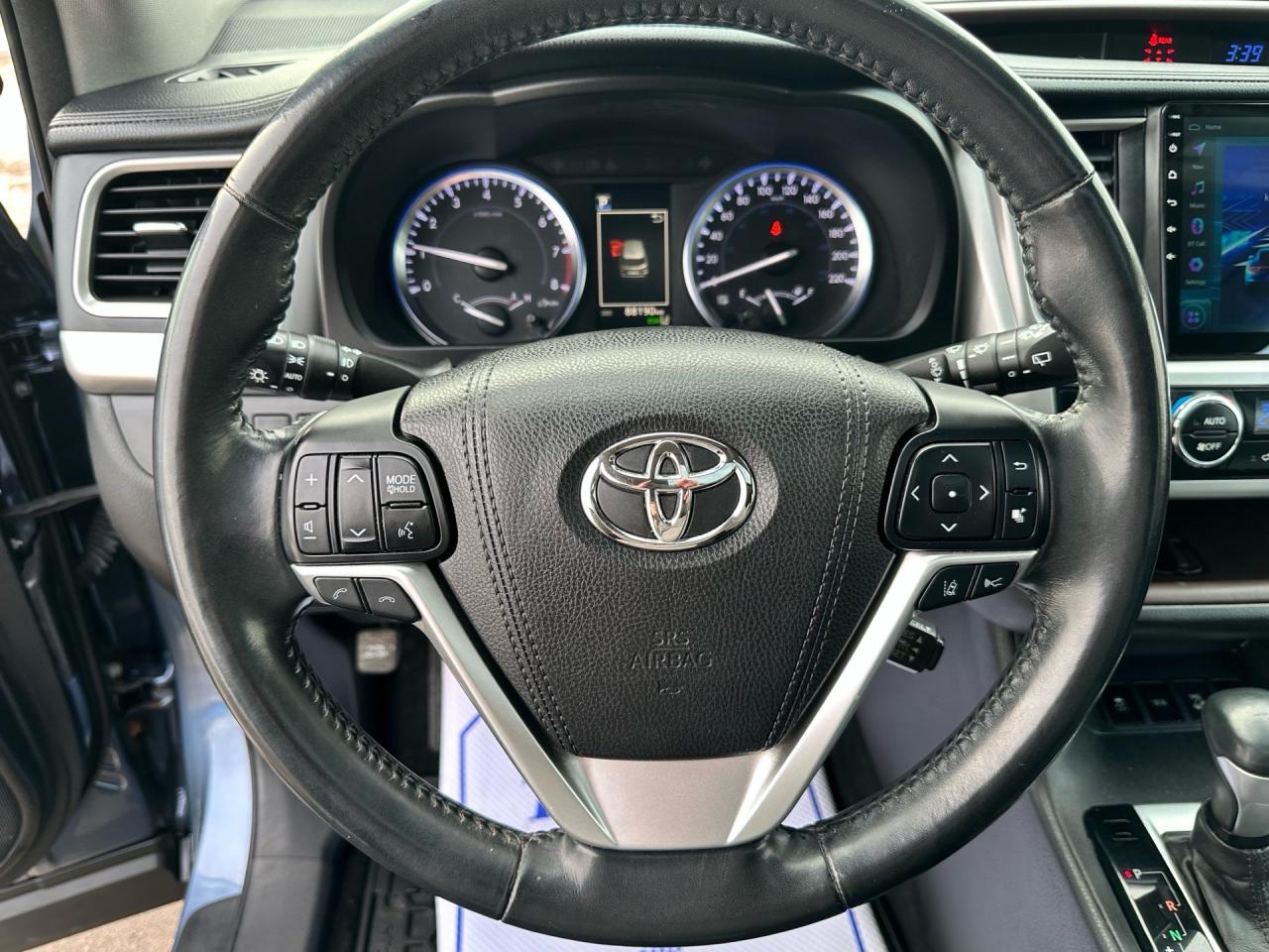 2017 Toyota Highlander XLE ~ CARPLAY ~ NO ACCIDENTS ~ CERTIFIED Photo