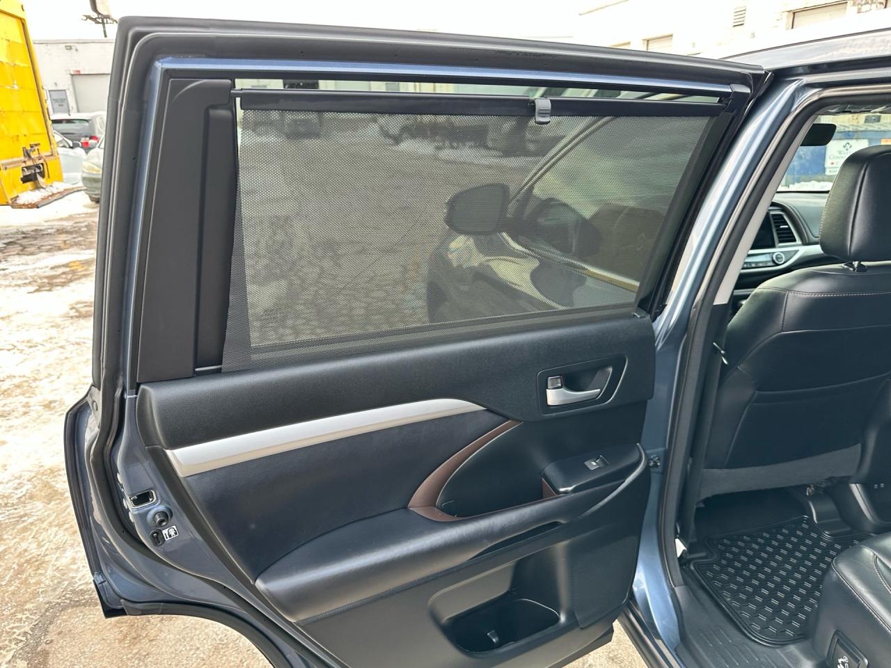 2017 Toyota Highlander XLE ~ CARPLAY ~ NO ACCIDENTS ~ CERTIFIED Photo