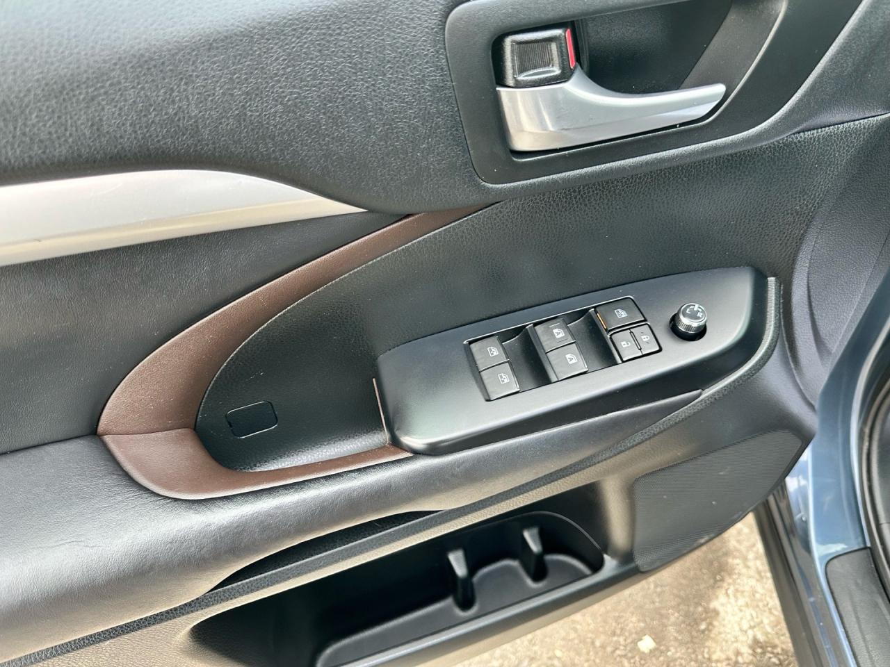 2017 Toyota Highlander XLE ~ CARPLAY ~ NO ACCIDENTS ~ CERTIFIED Photo