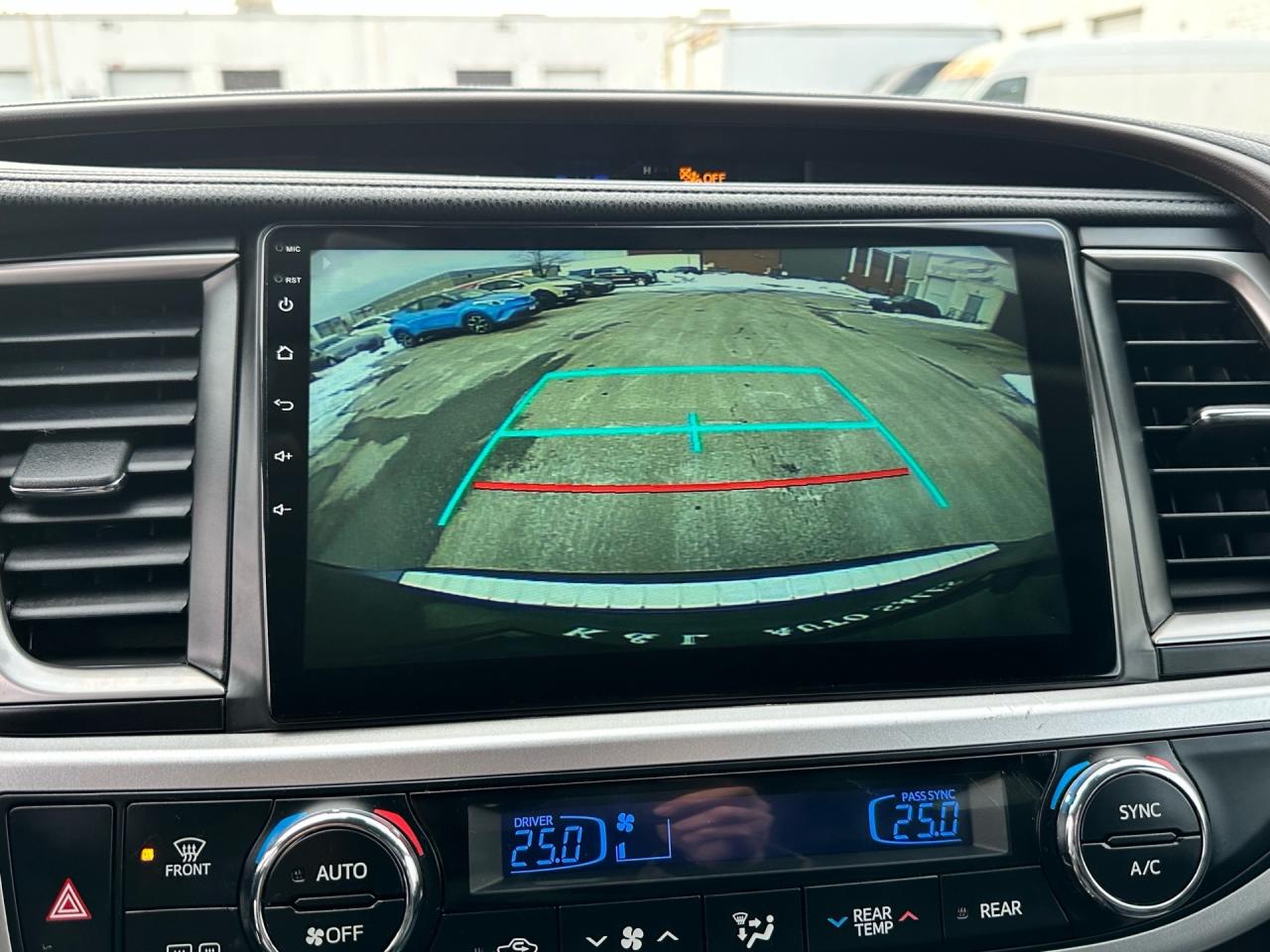 2017 Toyota Highlander XLE ~ CARPLAY ~ NO ACCIDENTS ~ CERTIFIED Photo