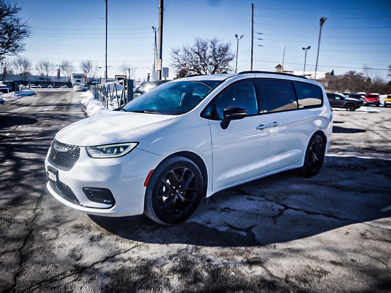 2024 Chrysler Pacifica  Photo