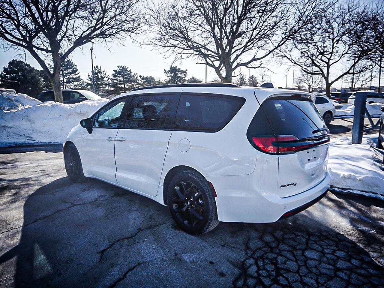 2024 Chrysler Pacifica  Photo