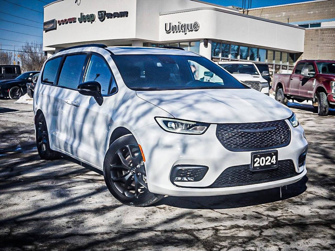 2024 Chrysler Pacifica  Photo