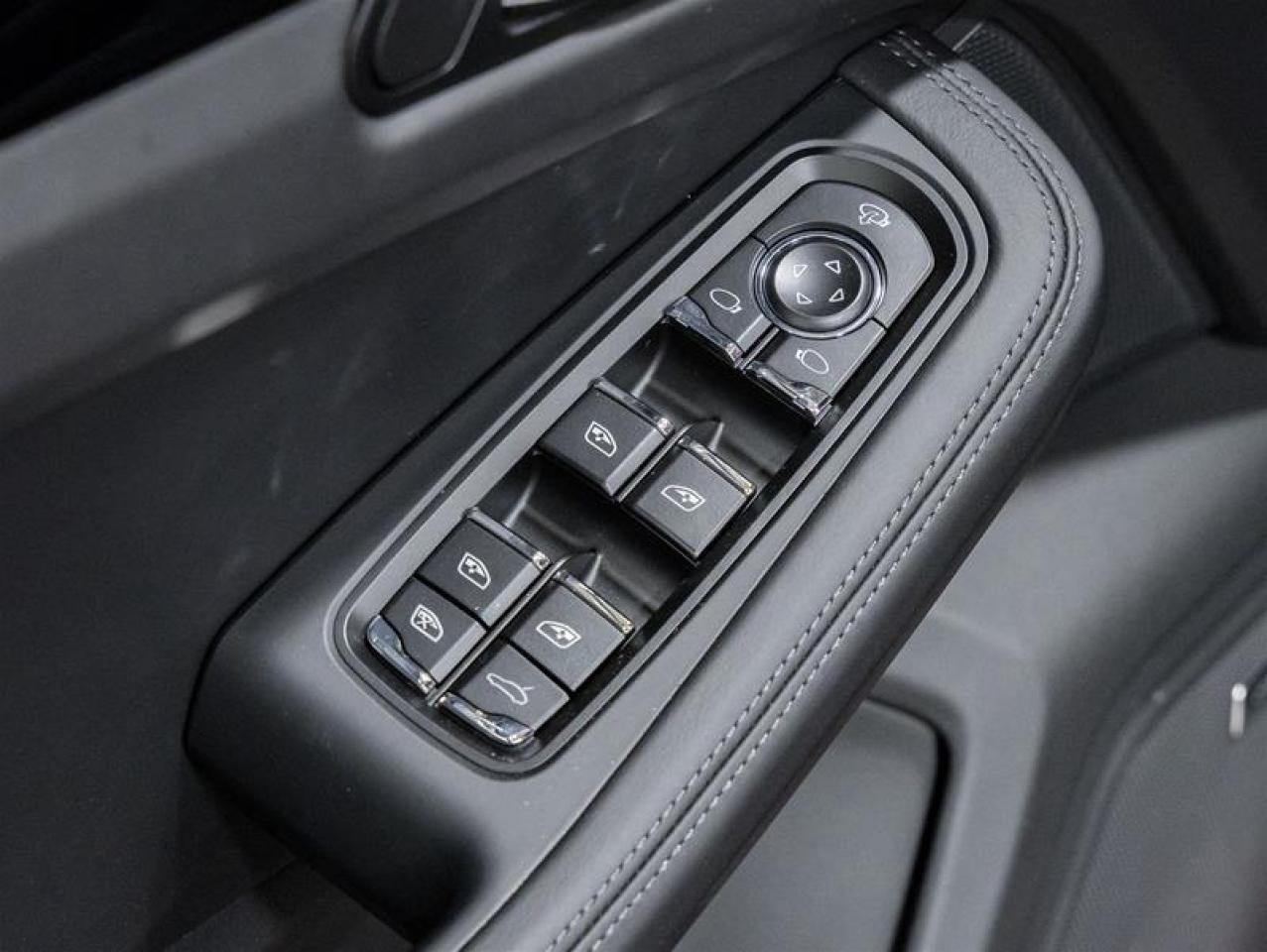 2026 Porsche Macan  Photo