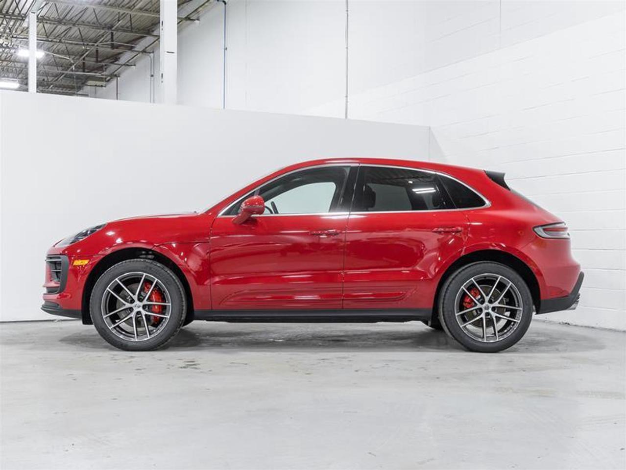 2026 Porsche Macan  Photo3