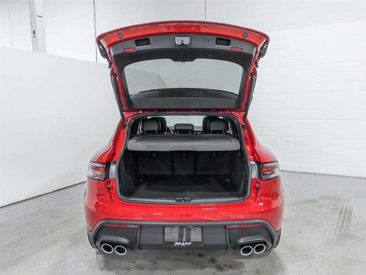 2026 Porsche Macan  Photo