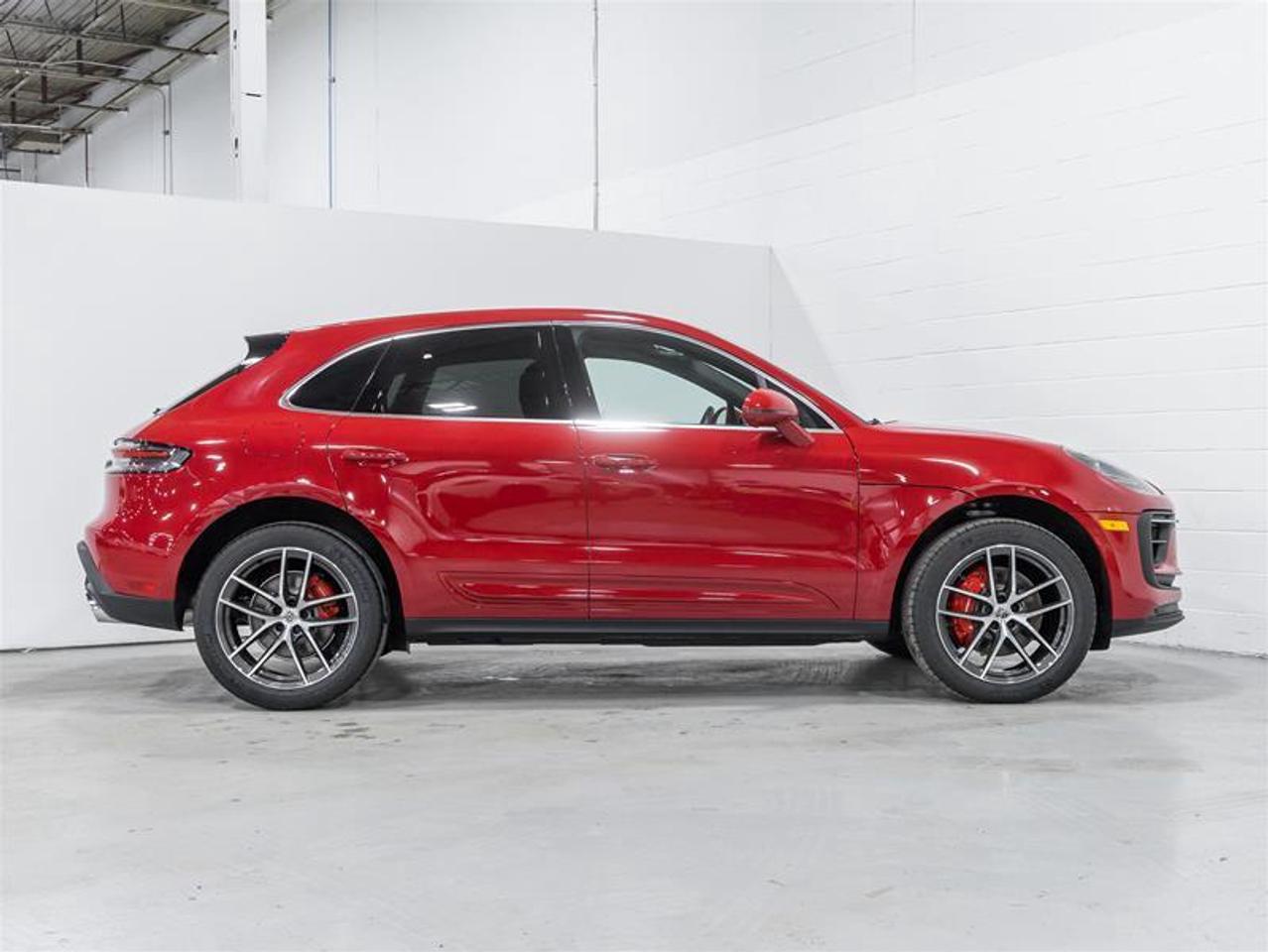 2026 Porsche Macan  Photo