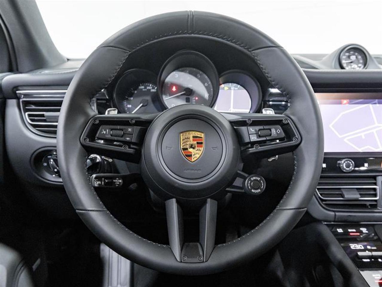 2026 Porsche Macan  Photo