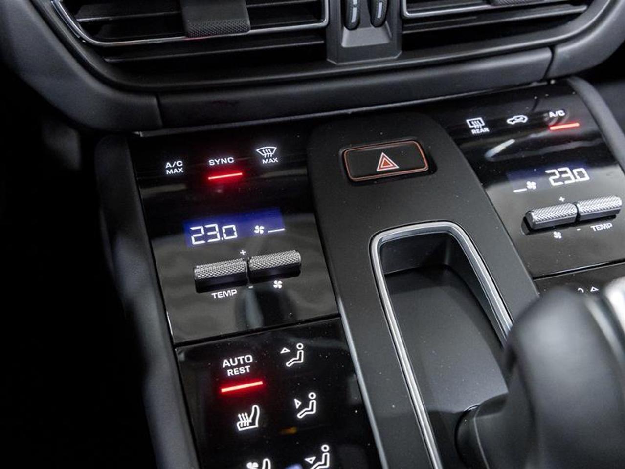 2026 Porsche Macan  Photo