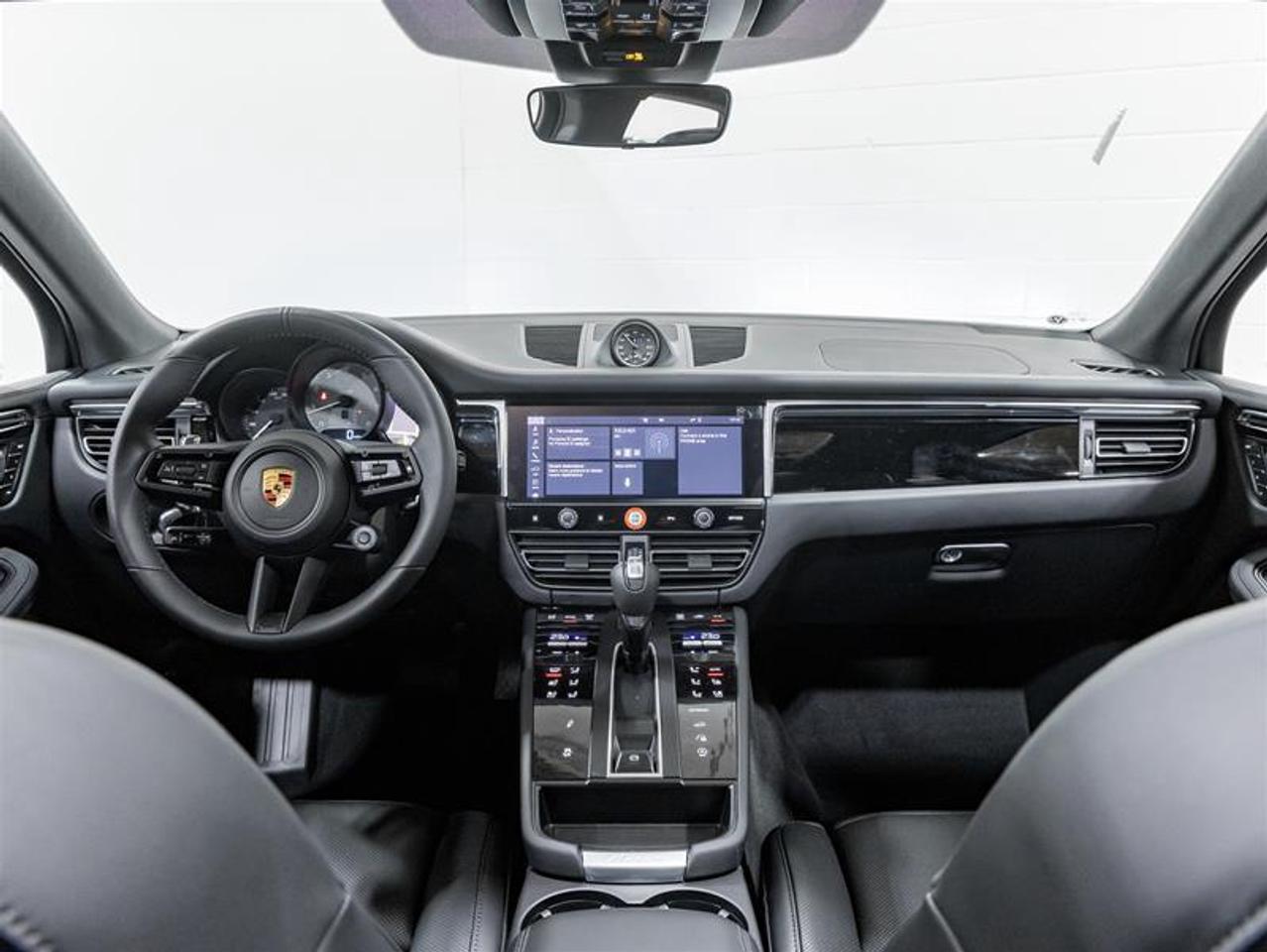 2026 Porsche Macan  Photo