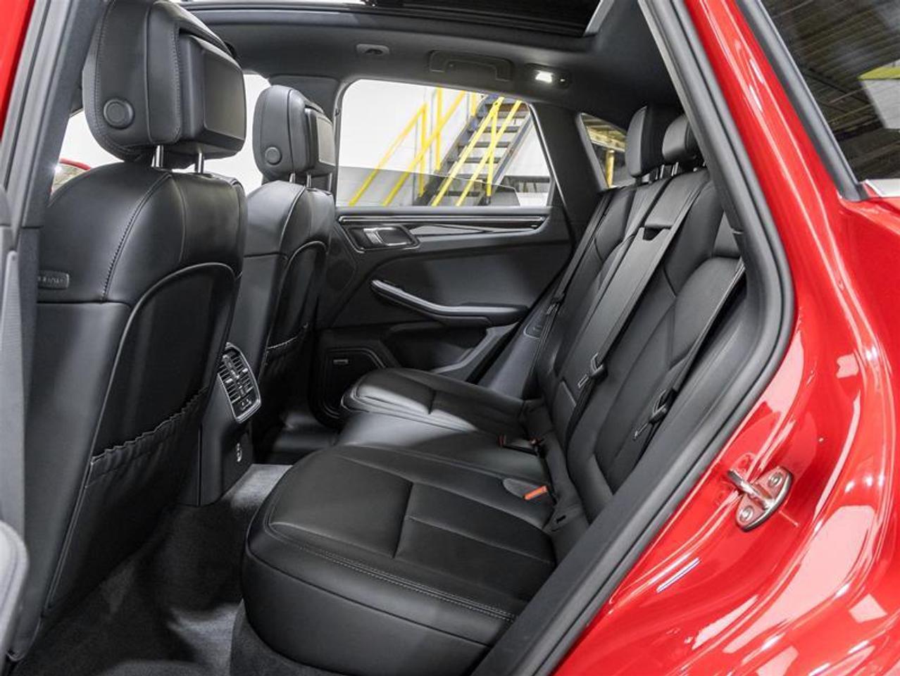 2026 Porsche Macan  Photo