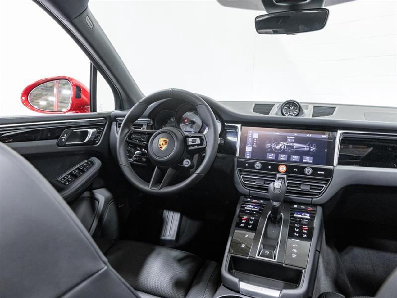 2026 Porsche Macan  Photo