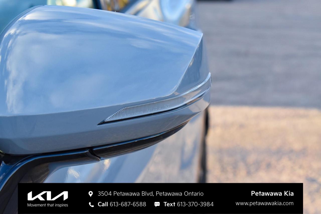 2026 Kia Sportage Plug-In Hybrid EX Premium 4dr All-Wheel Drive Photo3