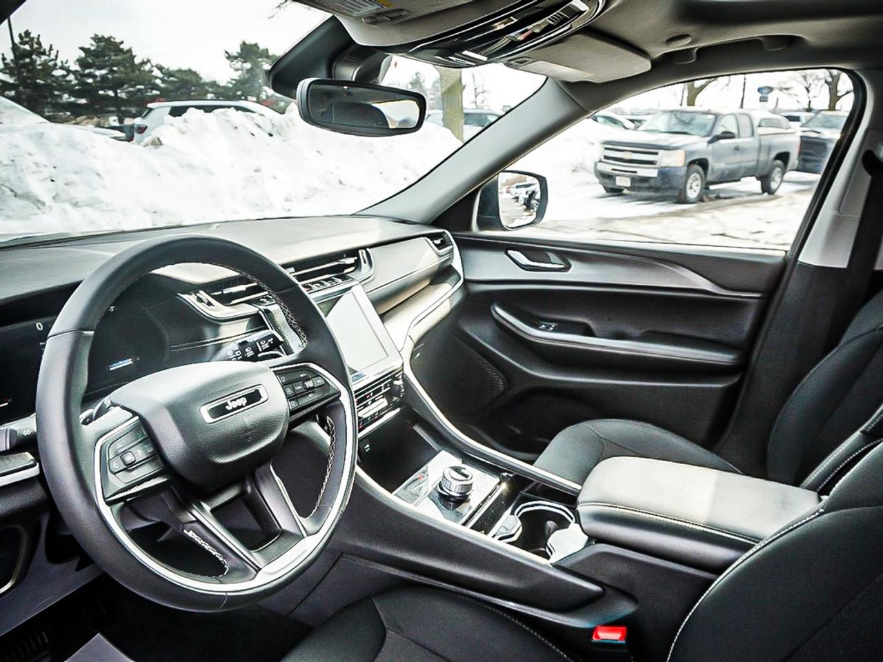 2023 Jeep Grand Cherokee  Photo