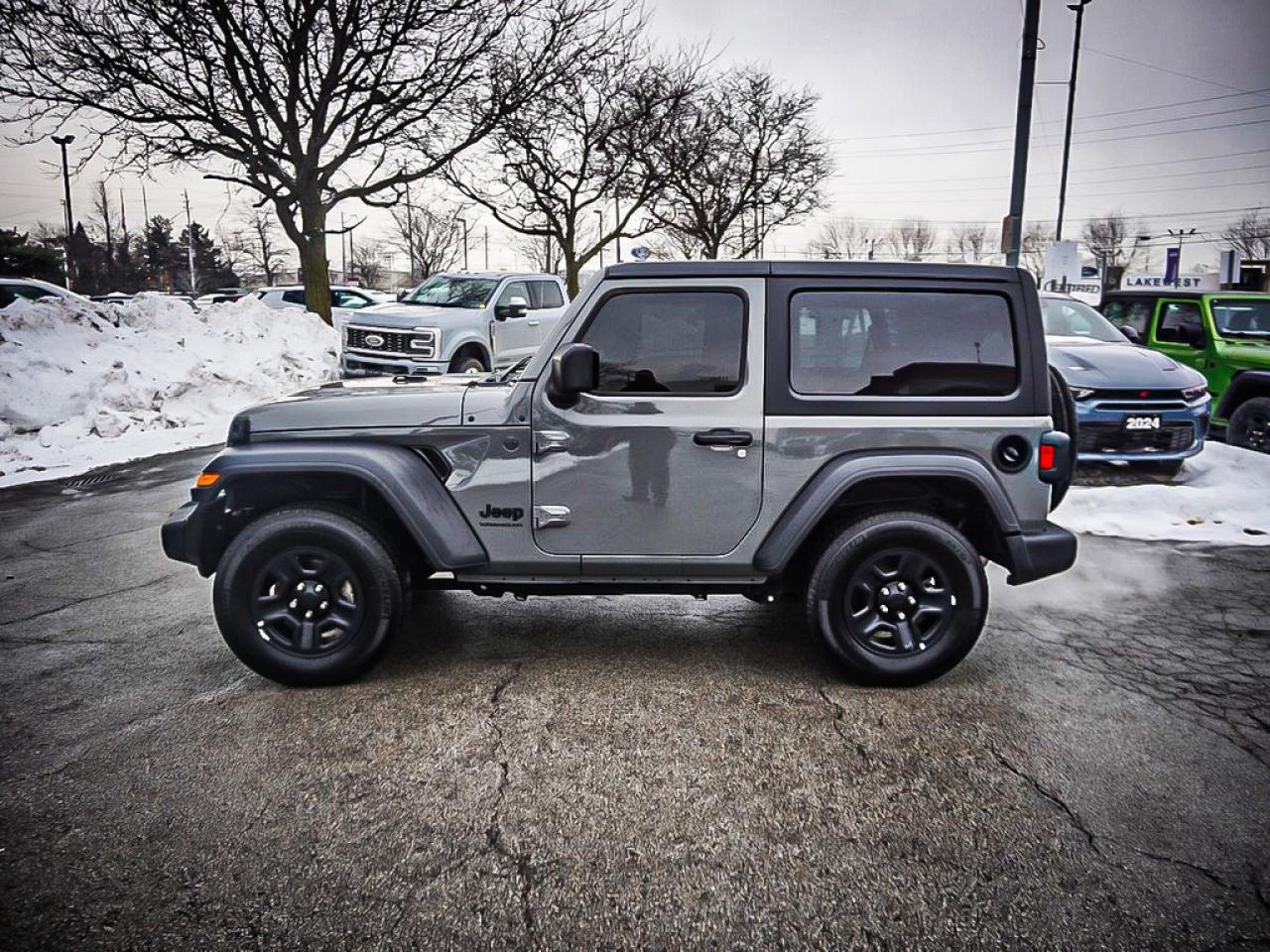 2023 Jeep Wrangler  Photo4