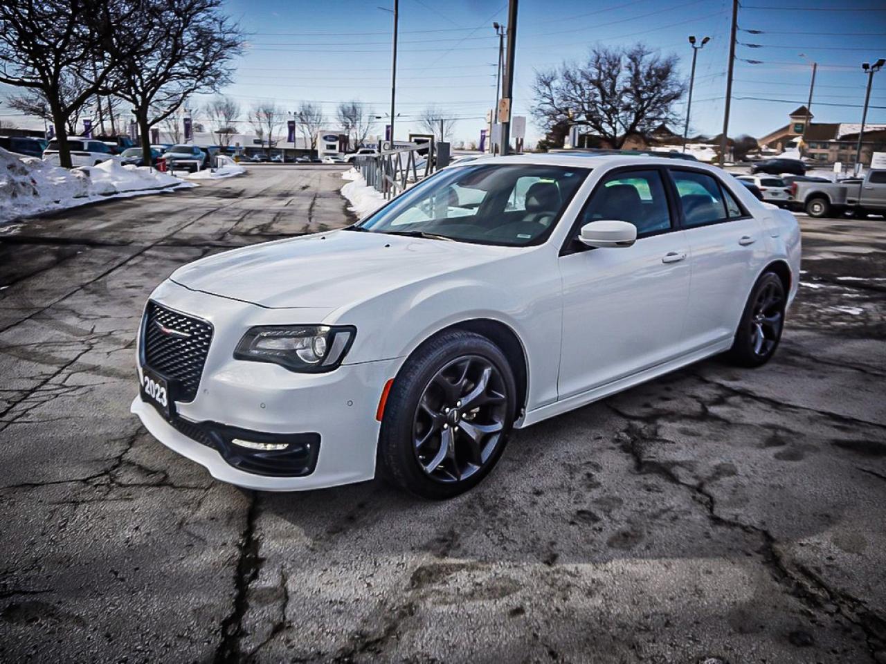 2023 Chrysler 300  Photo