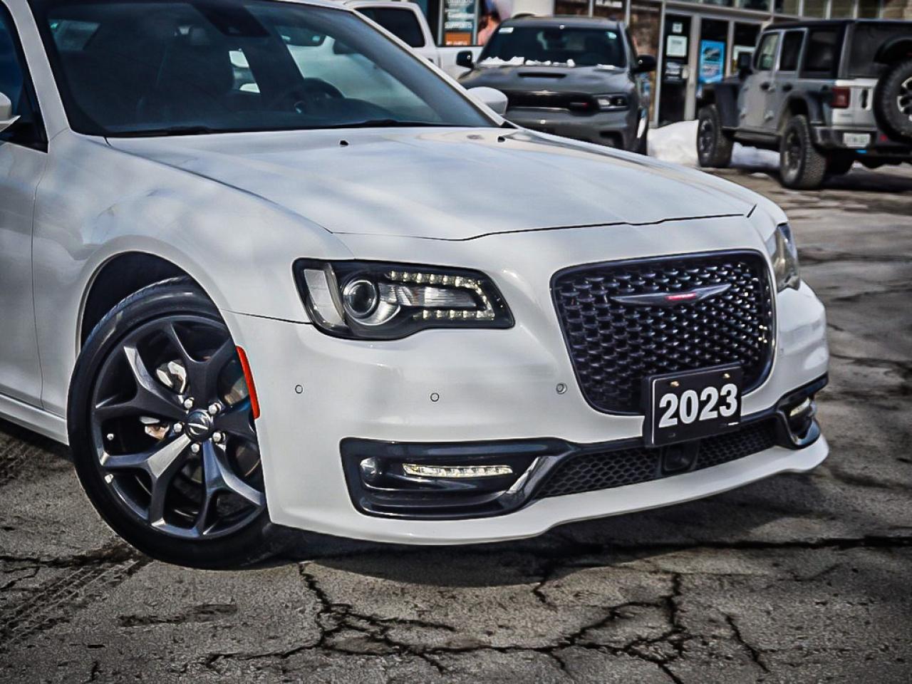 2023 Chrysler 300  Photo