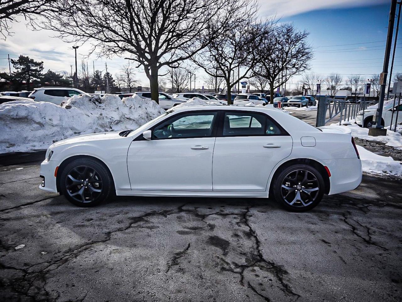 2023 Chrysler 300  Photo