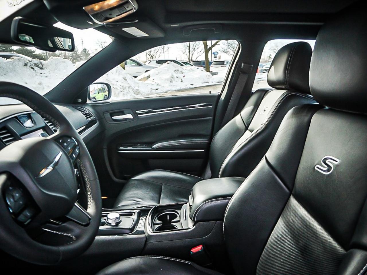 2023 Chrysler 300  Photo