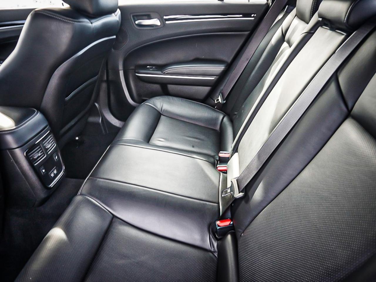 2023 Chrysler 300  Photo