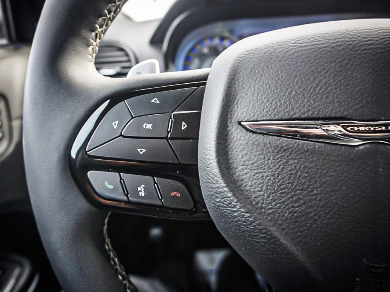 2023 Chrysler 300  Photo