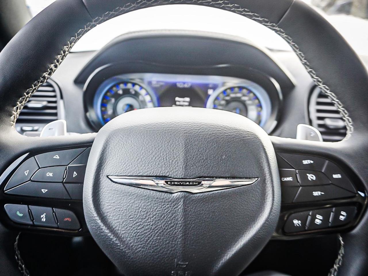 2023 Chrysler 300  Photo