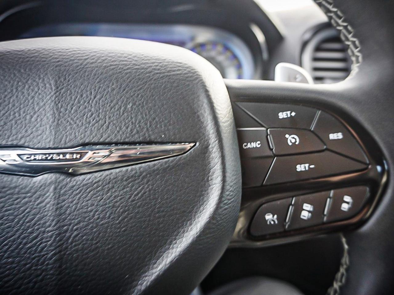 2023 Chrysler 300  Photo