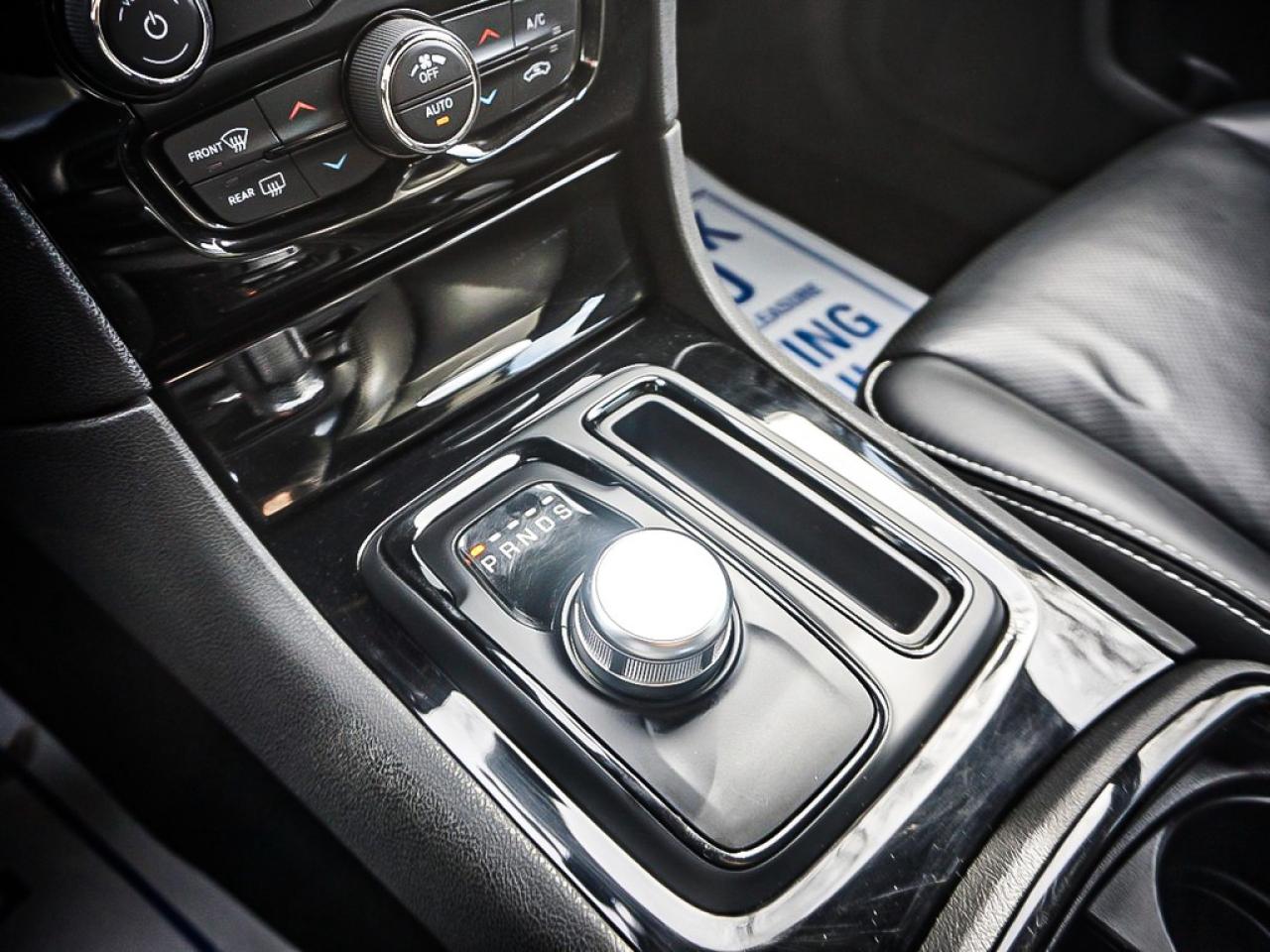 2023 Chrysler 300  Photo