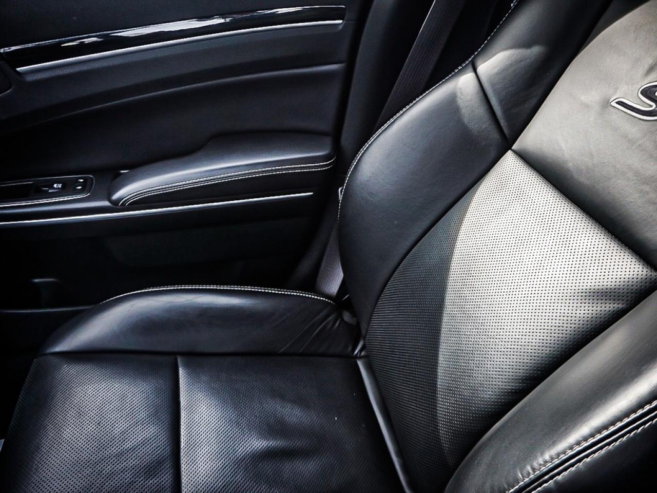 2023 Chrysler 300  Photo