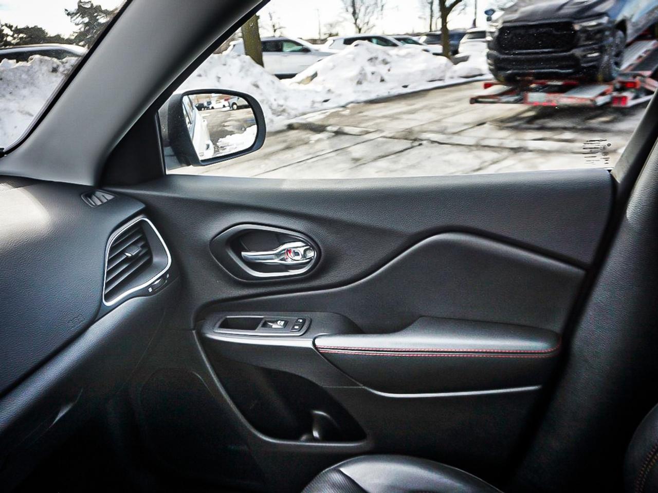 2021 Jeep Cherokee  Photo