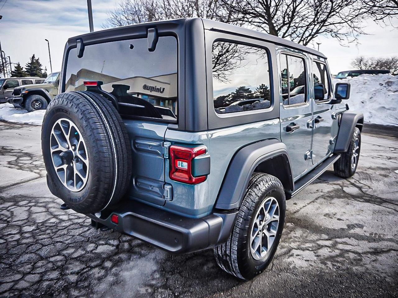 2024 Jeep Wrangler  Photo