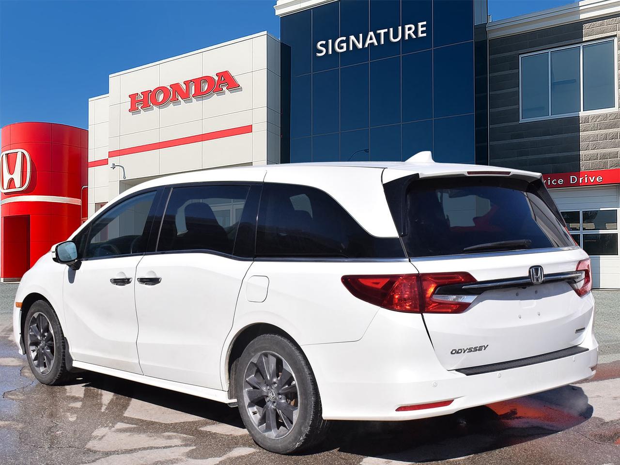 2022 Honda Odyssey Touring Photo