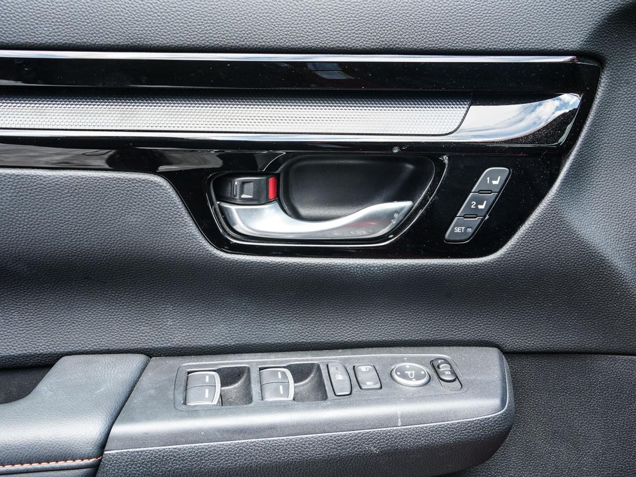 2023 Honda CR-V Hybrid Touring Photo