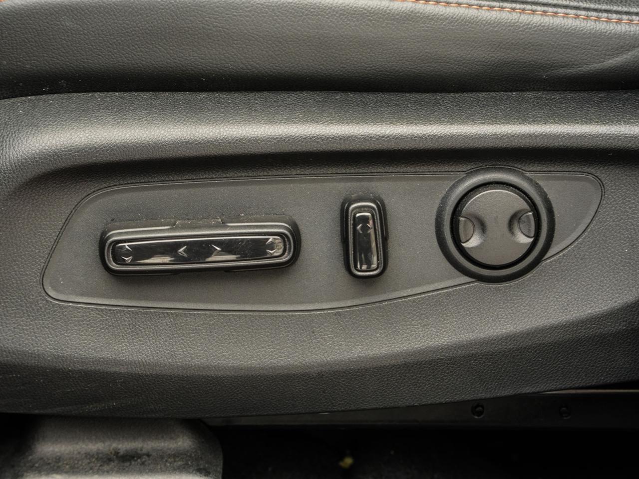 2023 Honda CR-V Hybrid Touring Photo