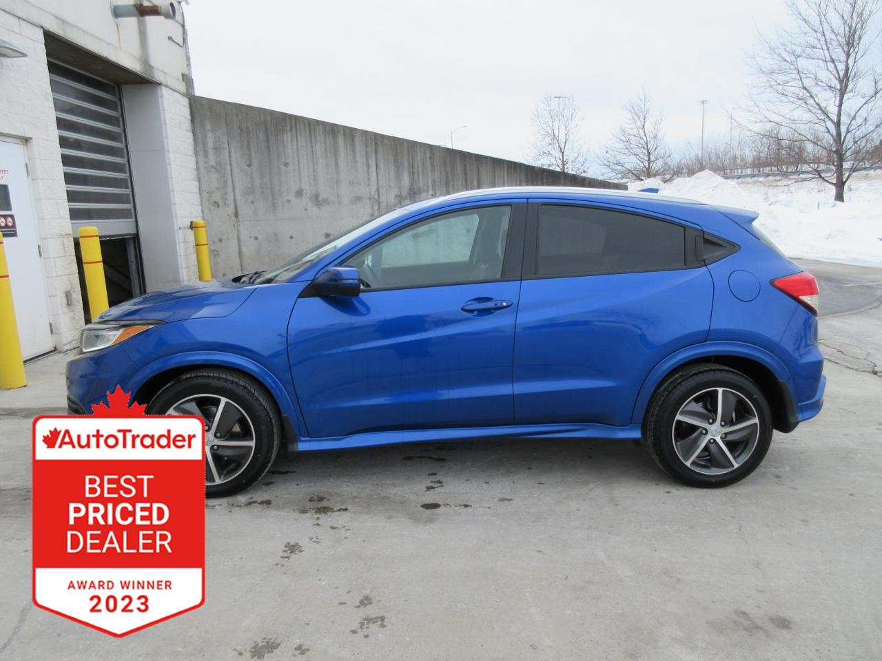 2022 Honda HR-V Touring 4dr All-Wheel Drive Photo2