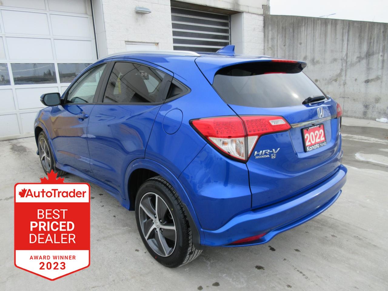 2022 Honda HR-V Touring 4dr All-Wheel Drive Photo3