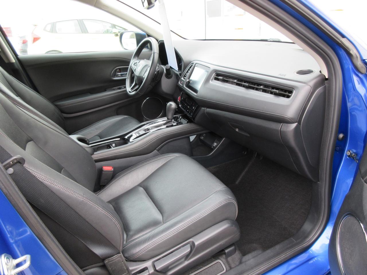 2022 Honda HR-V Touring 4dr All-Wheel Drive Photo