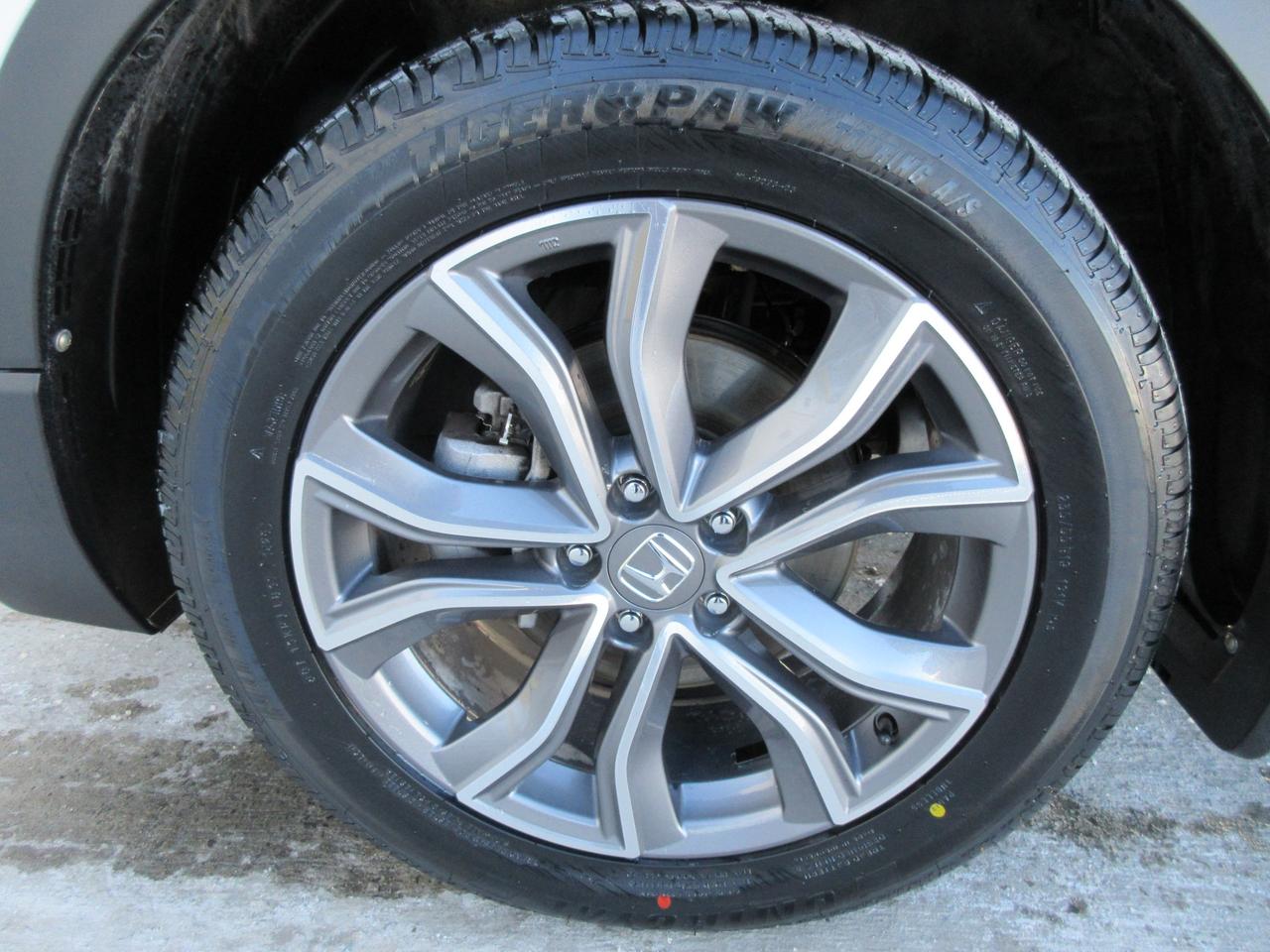 2022 Honda CR-V Touring 4dr All-wheel Drive Photo