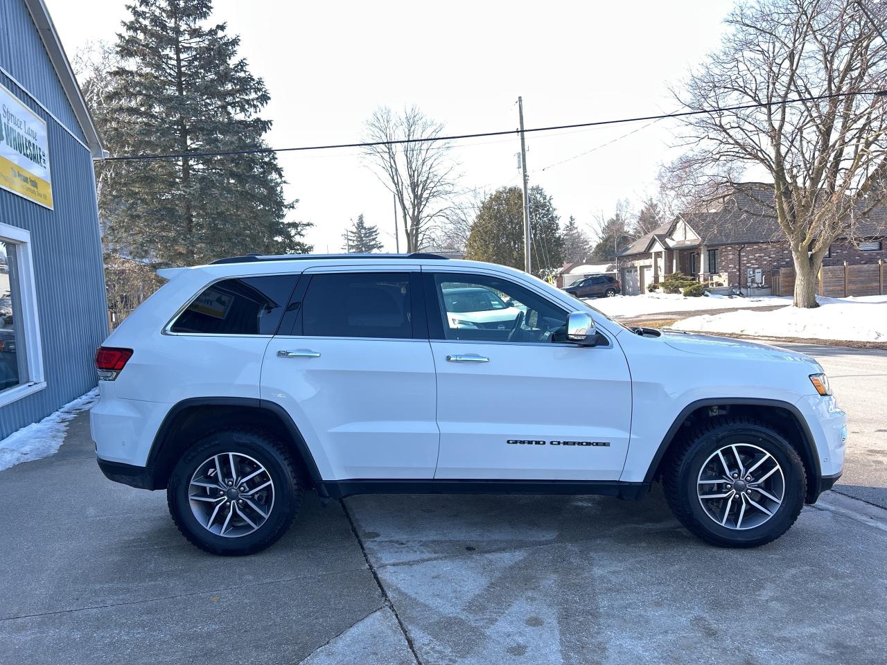 2021 Jeep Grand Cherokee Limited  ** PRO - TECH ** TOW PKG. ** Photo
