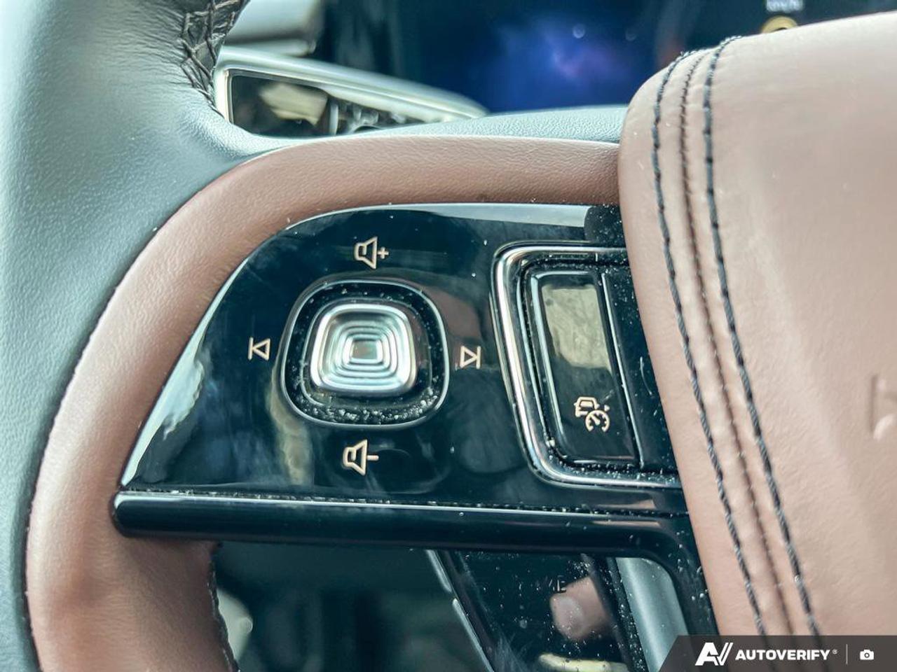 2025 Lincoln Aviator Reserve   HTD STEER WHEEL   HTD FRONT SEATS Photo