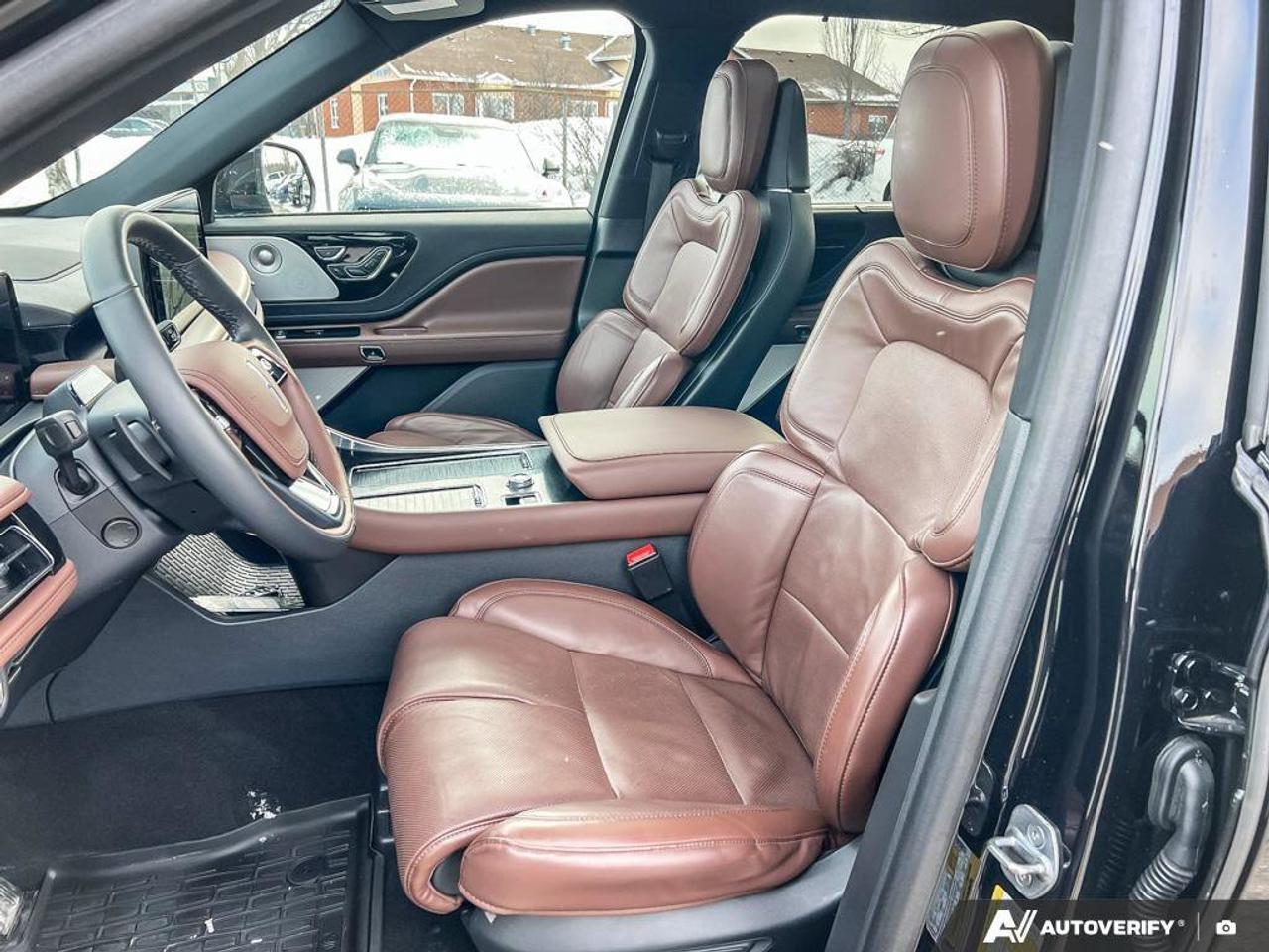 2025 Lincoln Aviator Reserve   HTD STEER WHEEL   HTD FRONT SEATS Photo