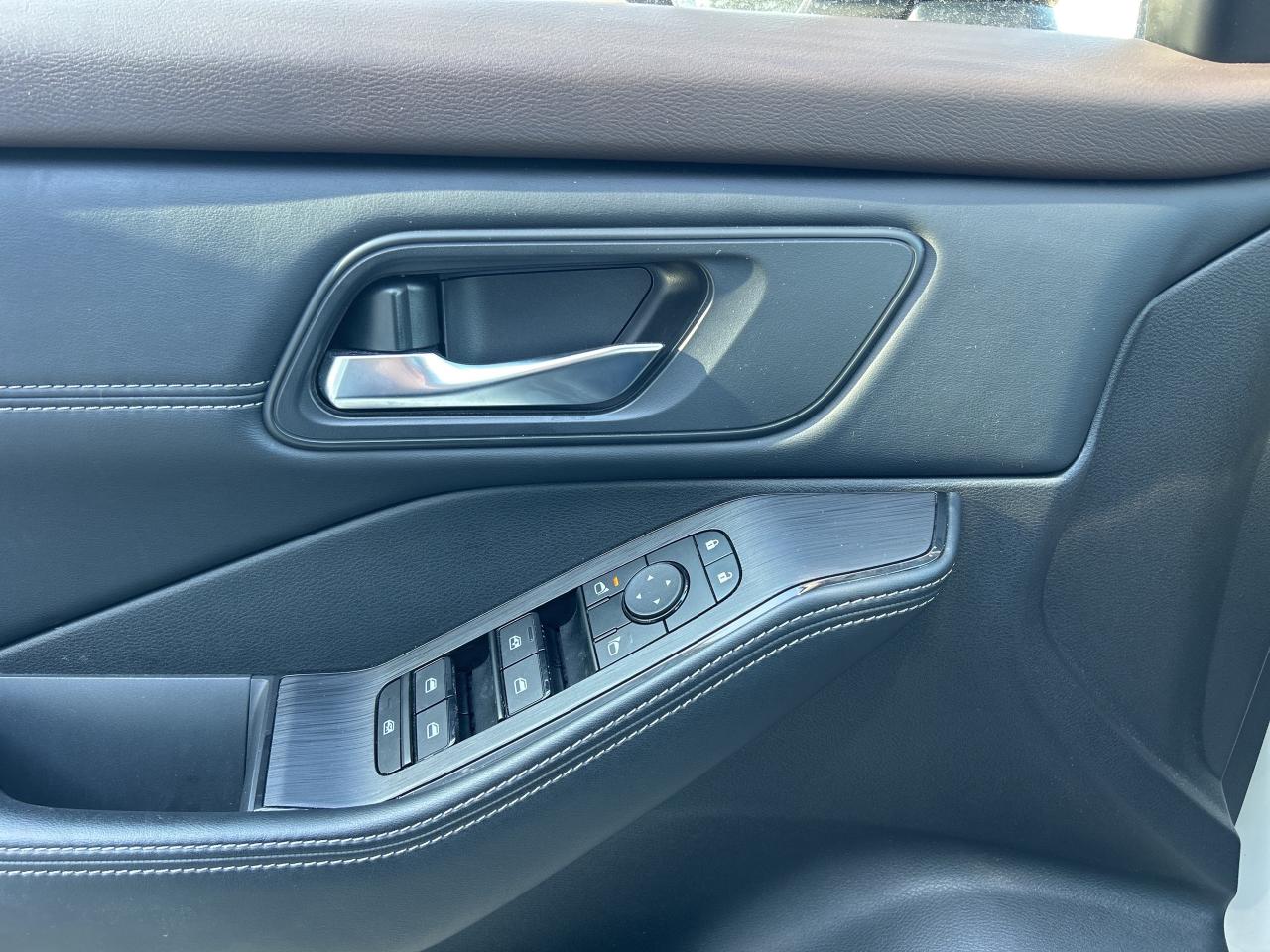 2023 Nissan Rogue SV Midnight Edition ** LEATHER ** ROOF ** Photo