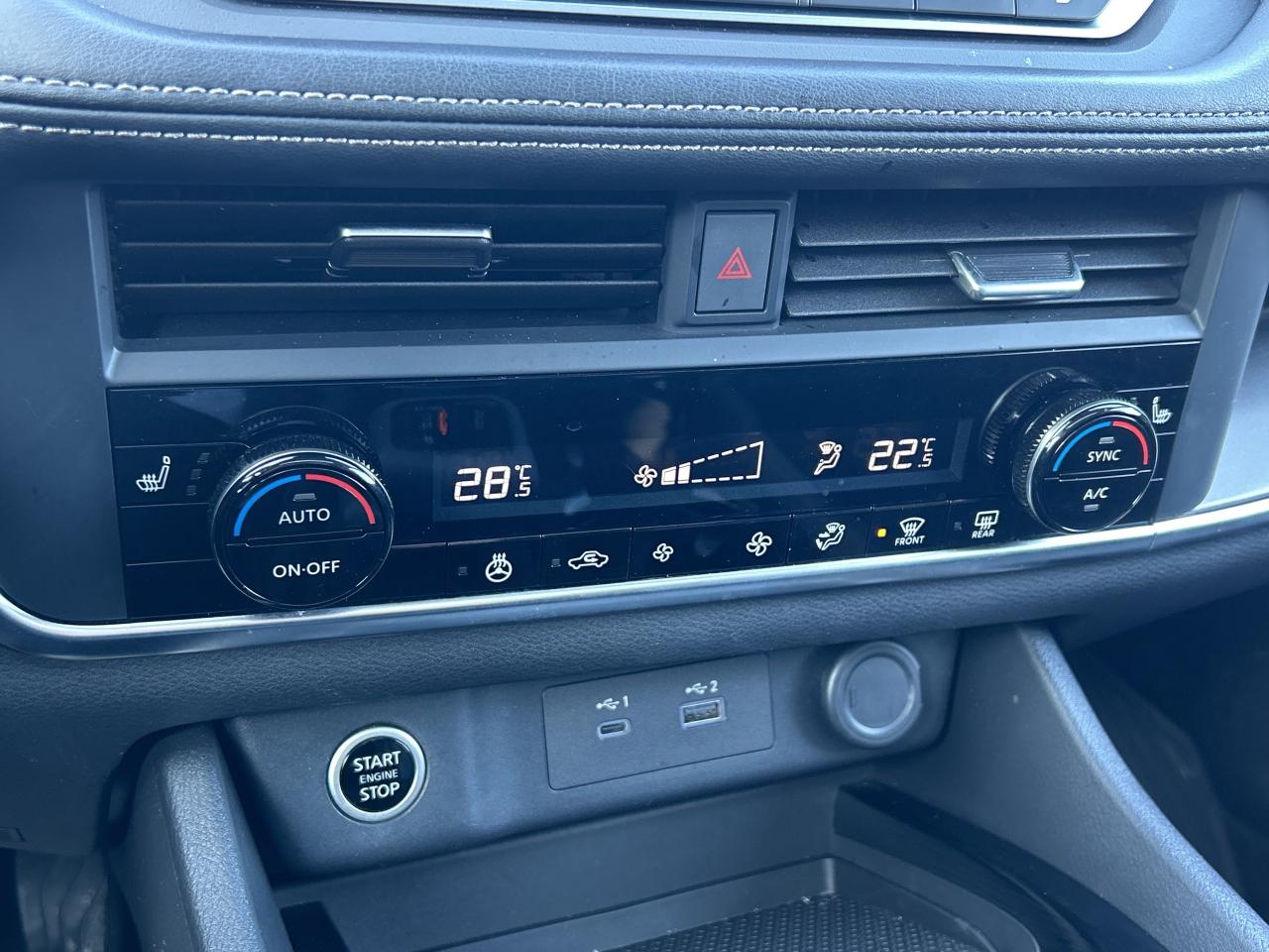 2023 Nissan Rogue SV Midnight Edition ** LEATHER ** ROOF ** Photo