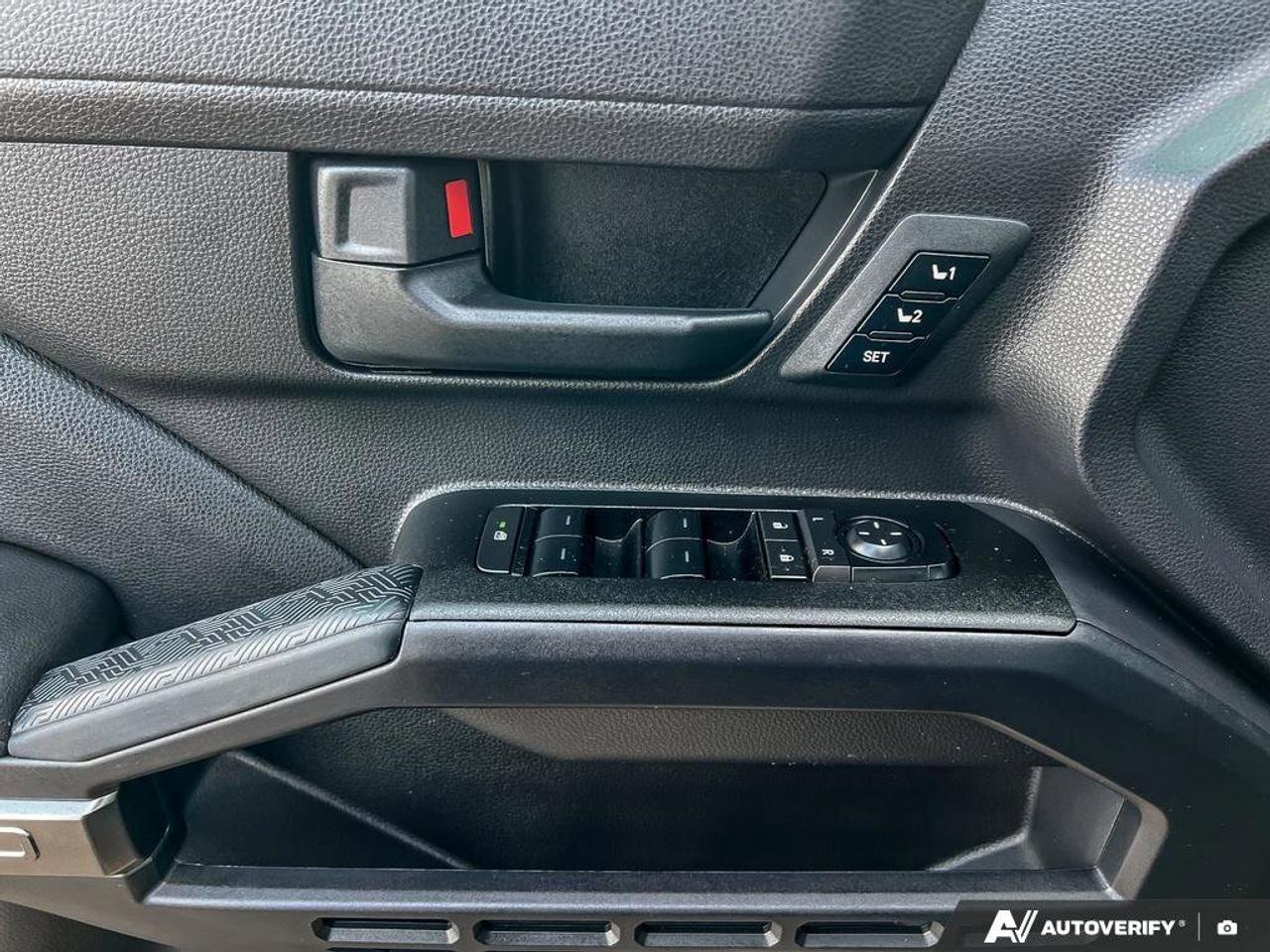 2025 Toyota 4Runner Hybrid   LEATHER   SUNROOF   NAV Photo