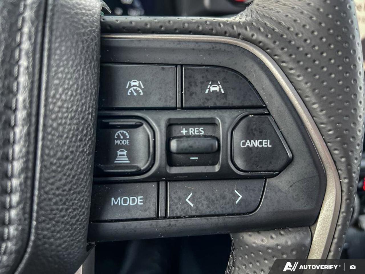 2025 Toyota 4Runner Hybrid   LEATHER   SUNROOF   NAV Photo