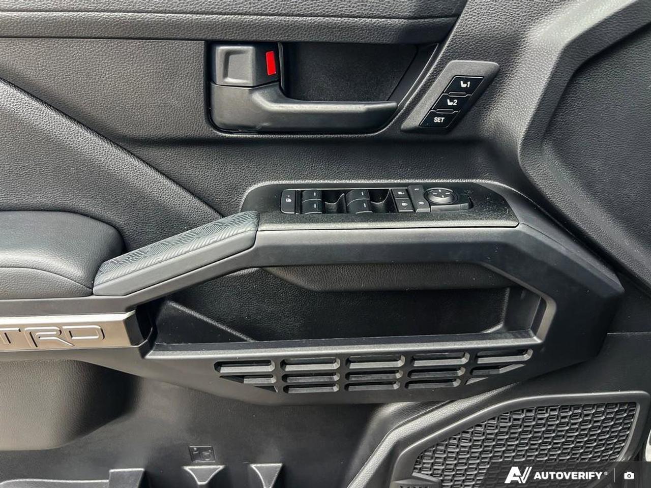 2025 Toyota 4Runner Hybrid   LEATHER   SUNROOF   NAV Photo