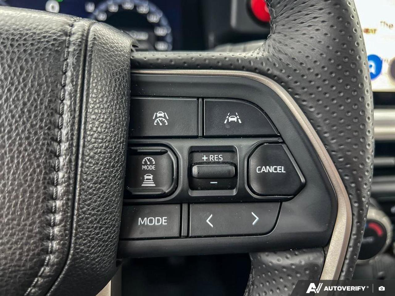 2025 Toyota 4Runner Hybrid   LEATHER   SUNROOF   NAV Photo