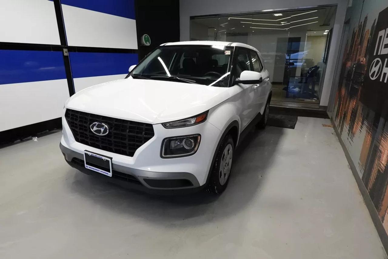 2022 Hyundai Venue ESSENTIAL    HEATED SEATS   APPLE CARPLAY   ANDROI Photo